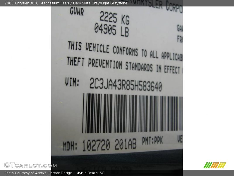 Magnesium Pearl / Dark Slate Gray/Light Graystone 2005 Chrysler 300