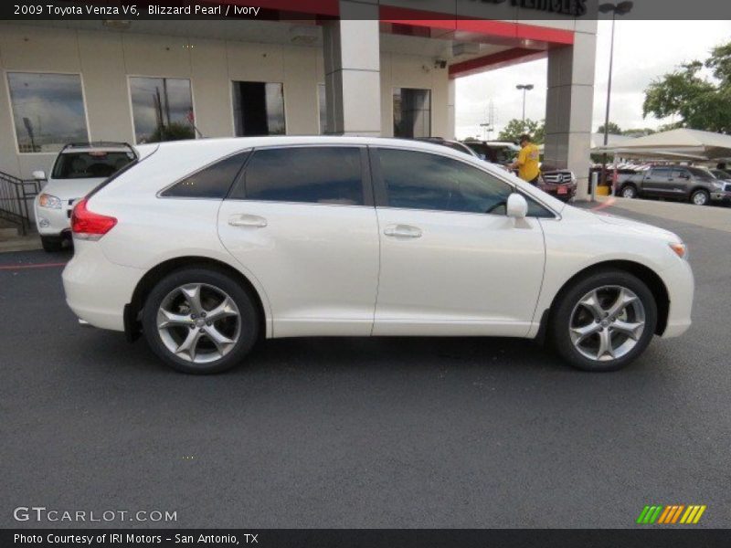 Blizzard Pearl / Ivory 2009 Toyota Venza V6