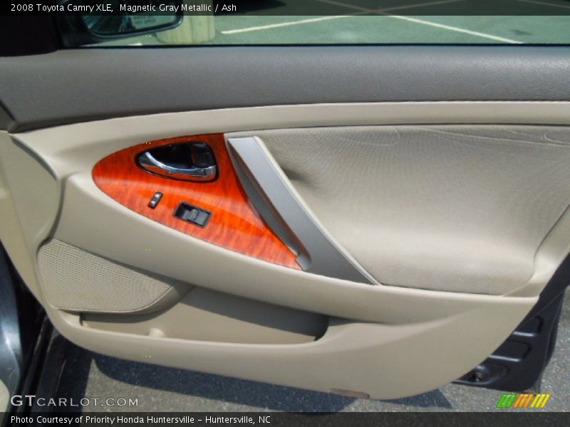 Magnetic Gray Metallic / Ash 2008 Toyota Camry XLE