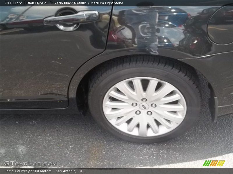 Tuxedo Black Metallic / Medium Light Stone 2010 Ford Fusion Hybrid
