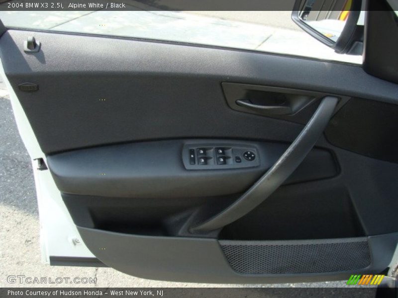 Alpine White / Black 2004 BMW X3 2.5i