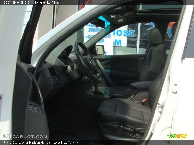 Alpine White / Black 2004 BMW X3 2.5i