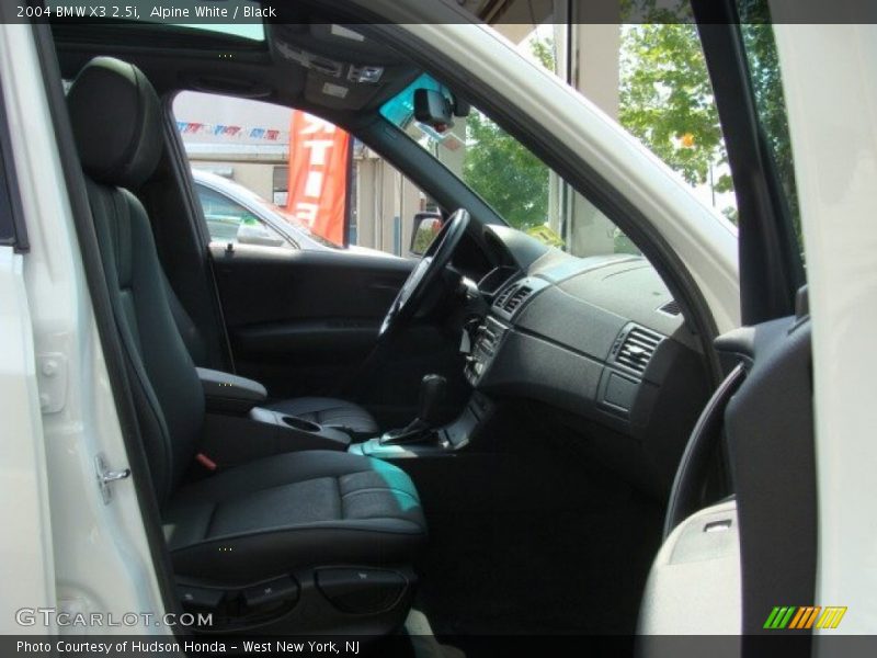 Alpine White / Black 2004 BMW X3 2.5i