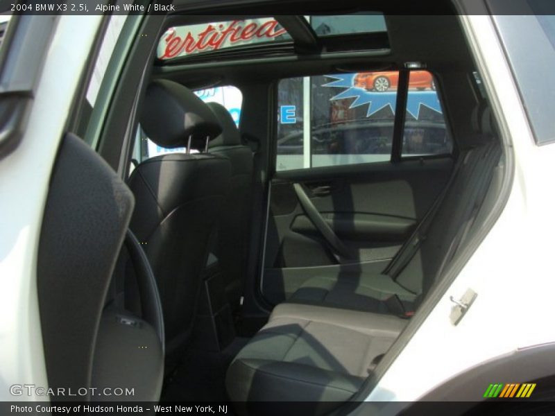 Alpine White / Black 2004 BMW X3 2.5i