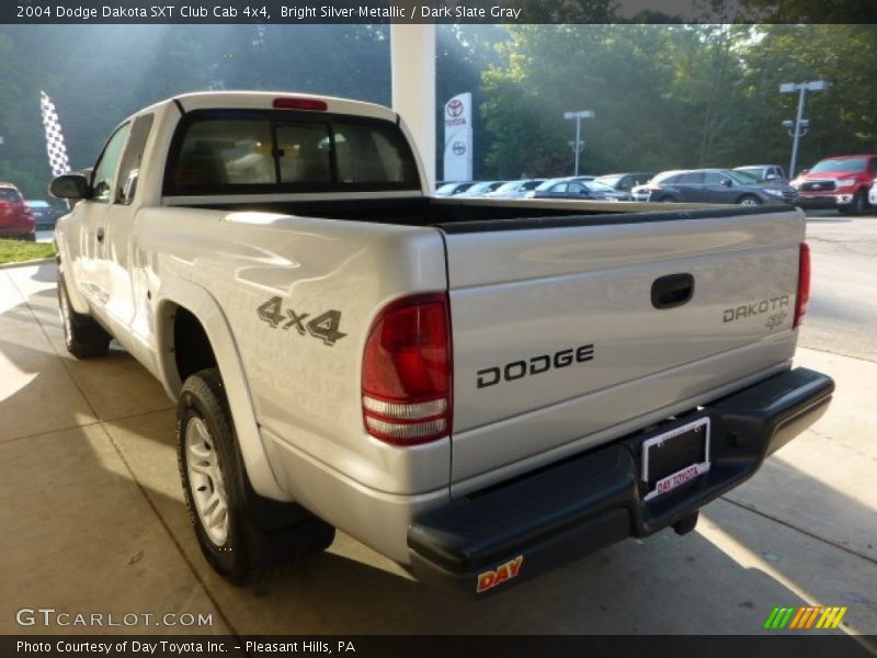 Bright Silver Metallic / Dark Slate Gray 2004 Dodge Dakota SXT Club Cab 4x4