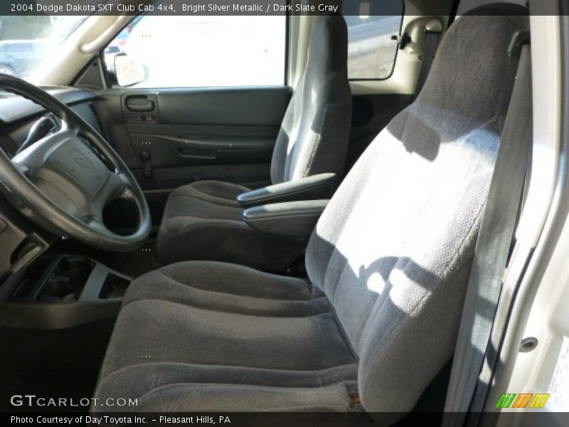 Bright Silver Metallic / Dark Slate Gray 2004 Dodge Dakota SXT Club Cab 4x4