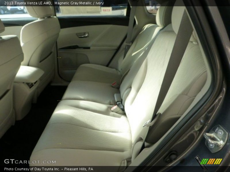 Magnetic Gray Metallic / Ivory 2013 Toyota Venza LE AWD