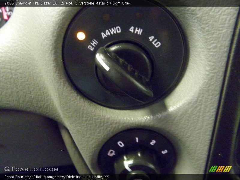 Silverstone Metallic / Light Gray 2005 Chevrolet TrailBlazer EXT LS 4x4