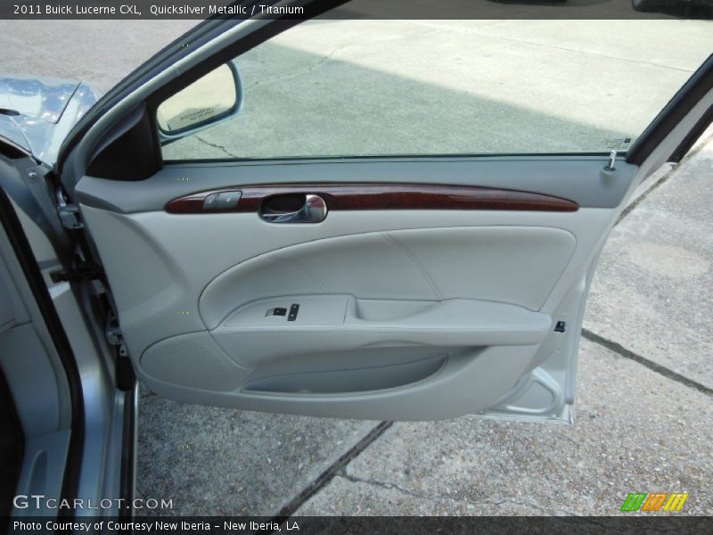 Quicksilver Metallic / Titanium 2011 Buick Lucerne CXL