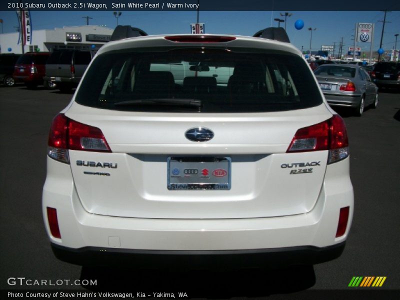 Satin White Pearl / Warm Ivory 2010 Subaru Outback 2.5i Wagon