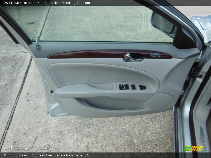 Quicksilver Metallic / Titanium 2011 Buick Lucerne CXL