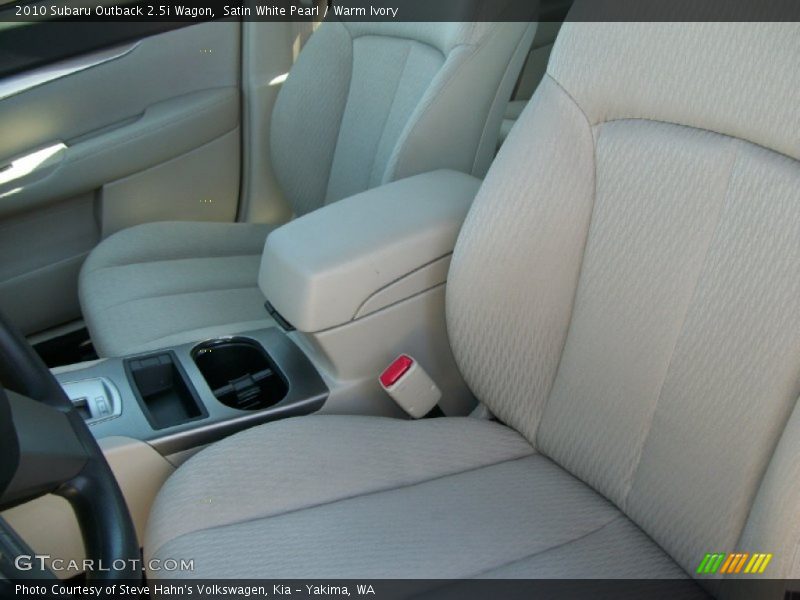 Satin White Pearl / Warm Ivory 2010 Subaru Outback 2.5i Wagon