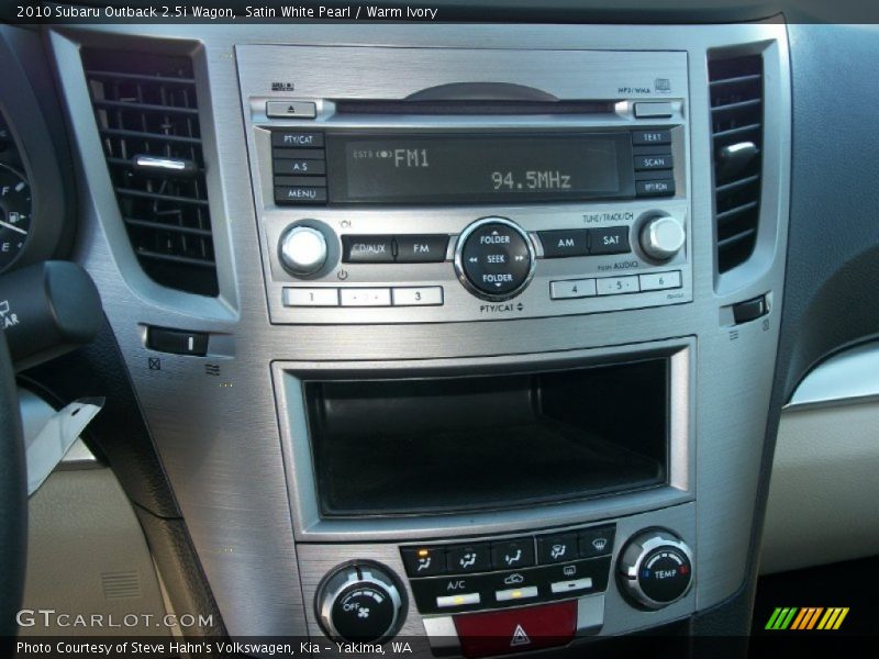 Satin White Pearl / Warm Ivory 2010 Subaru Outback 2.5i Wagon