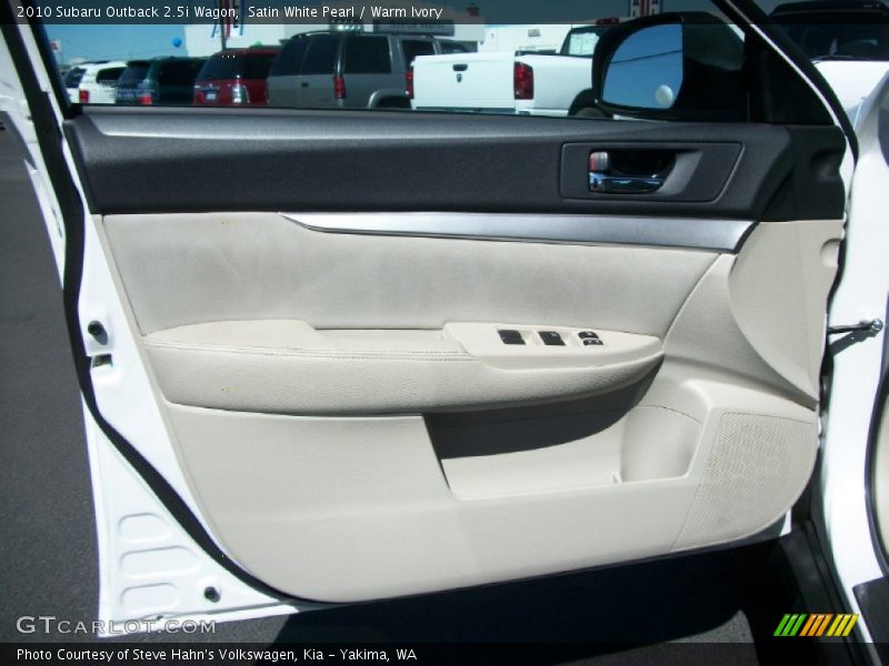 Satin White Pearl / Warm Ivory 2010 Subaru Outback 2.5i Wagon