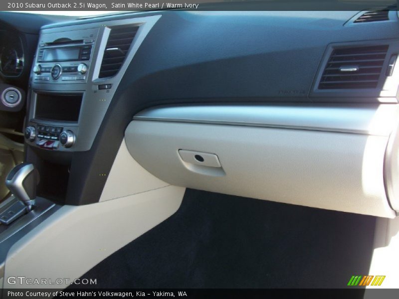 Satin White Pearl / Warm Ivory 2010 Subaru Outback 2.5i Wagon