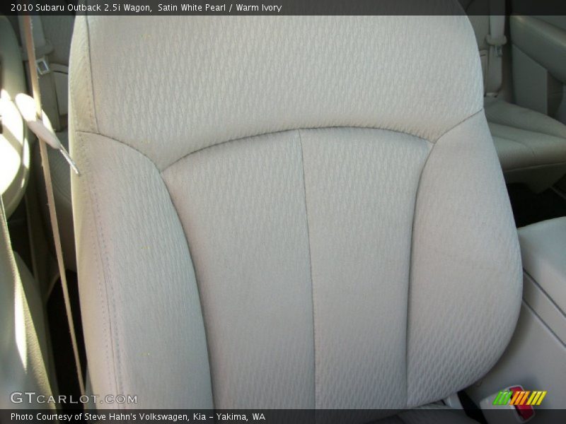 Satin White Pearl / Warm Ivory 2010 Subaru Outback 2.5i Wagon