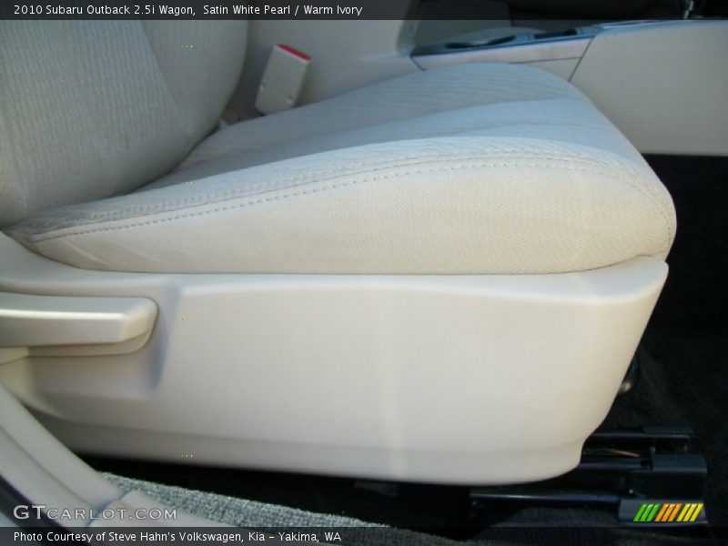 Satin White Pearl / Warm Ivory 2010 Subaru Outback 2.5i Wagon