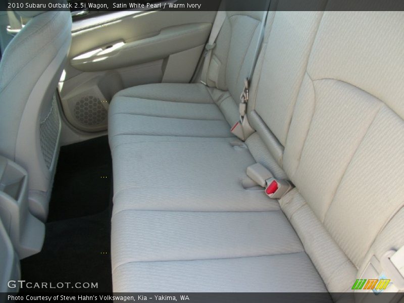 Satin White Pearl / Warm Ivory 2010 Subaru Outback 2.5i Wagon