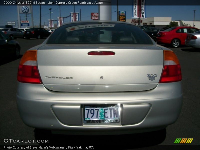 Light Cypress Green Pearlcoat / Agate 2000 Chrysler 300 M Sedan