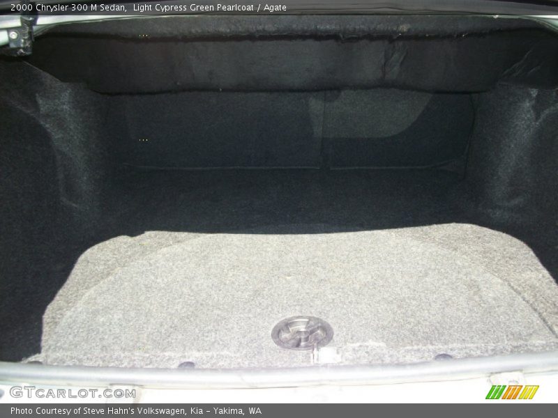  2000 300 M Sedan Trunk