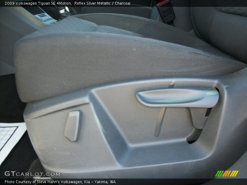 Reflex Silver Metallic / Charcoal 2009 Volkswagen Tiguan SE 4Motion