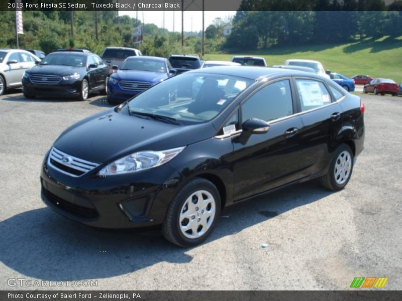 Tuxedo Black / Charcoal Black 2013 Ford Fiesta SE Sedan