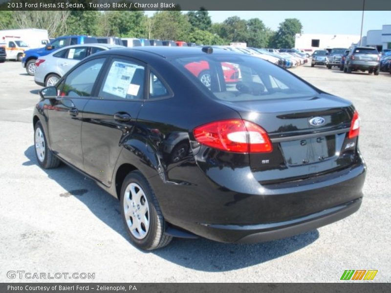 Tuxedo Black / Charcoal Black 2013 Ford Fiesta SE Sedan