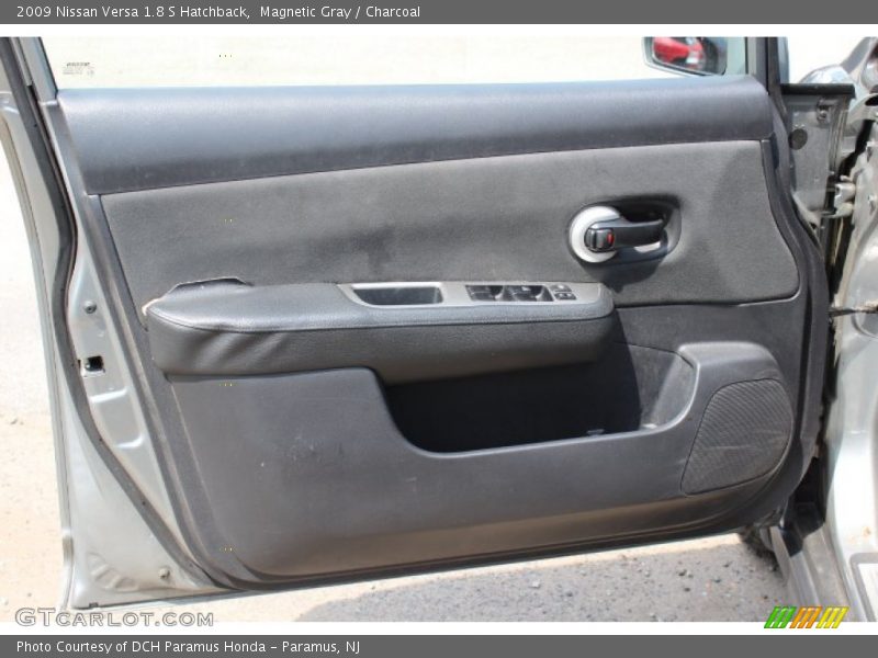 Magnetic Gray / Charcoal 2009 Nissan Versa 1.8 S Hatchback