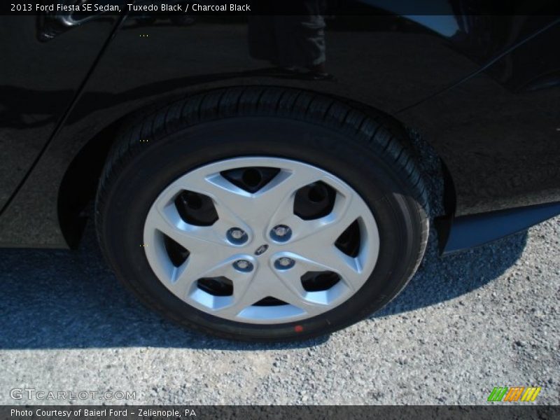 Tuxedo Black / Charcoal Black 2013 Ford Fiesta SE Sedan