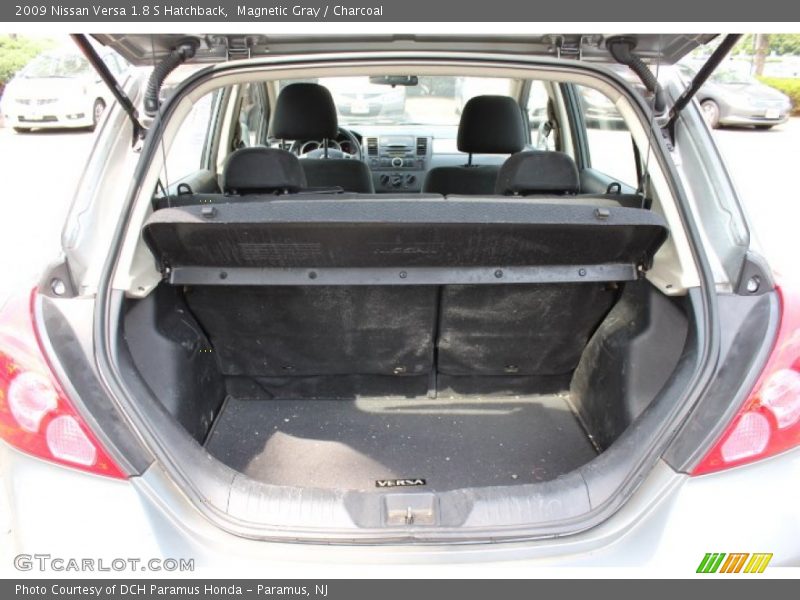 Magnetic Gray / Charcoal 2009 Nissan Versa 1.8 S Hatchback