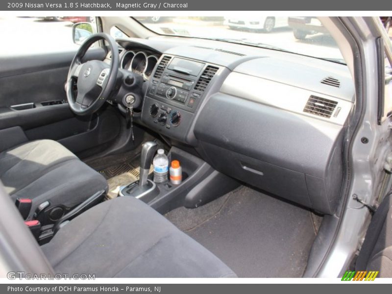 Magnetic Gray / Charcoal 2009 Nissan Versa 1.8 S Hatchback