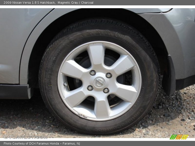Magnetic Gray / Charcoal 2009 Nissan Versa 1.8 S Hatchback