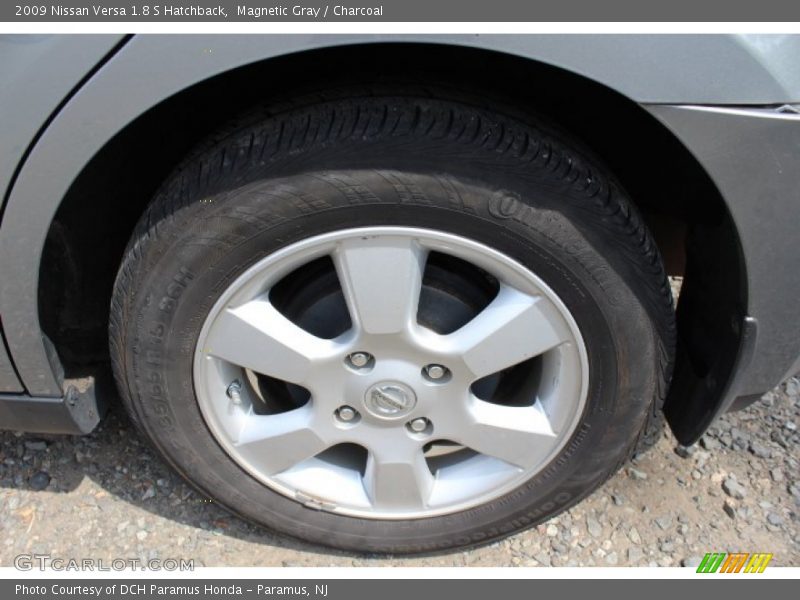 Magnetic Gray / Charcoal 2009 Nissan Versa 1.8 S Hatchback