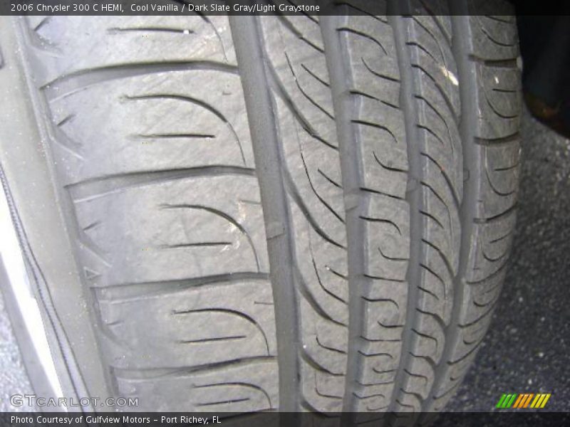 Cool Vanilla / Dark Slate Gray/Light Graystone 2006 Chrysler 300 C HEMI