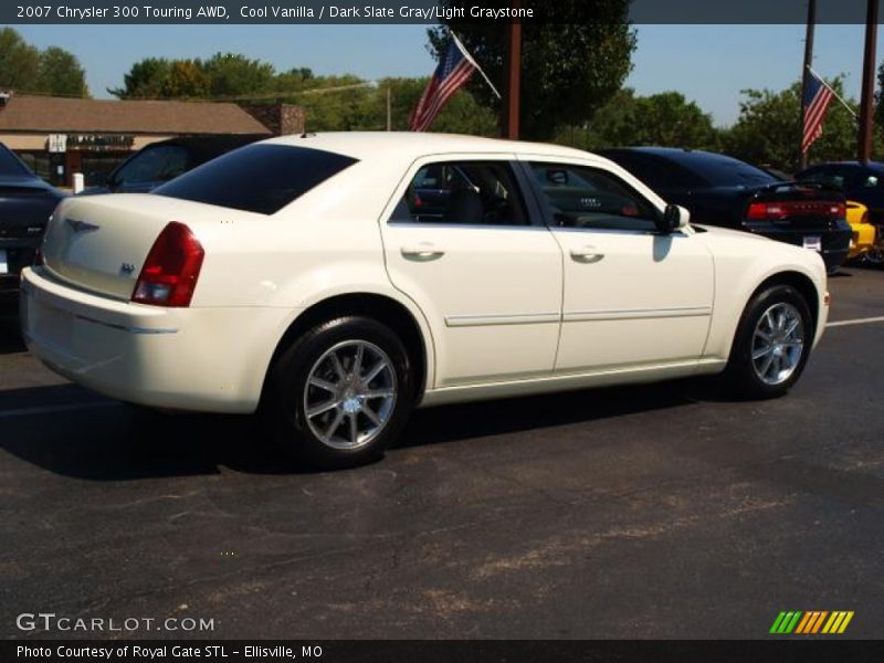 Cool Vanilla / Dark Slate Gray/Light Graystone 2007 Chrysler 300 Touring AWD