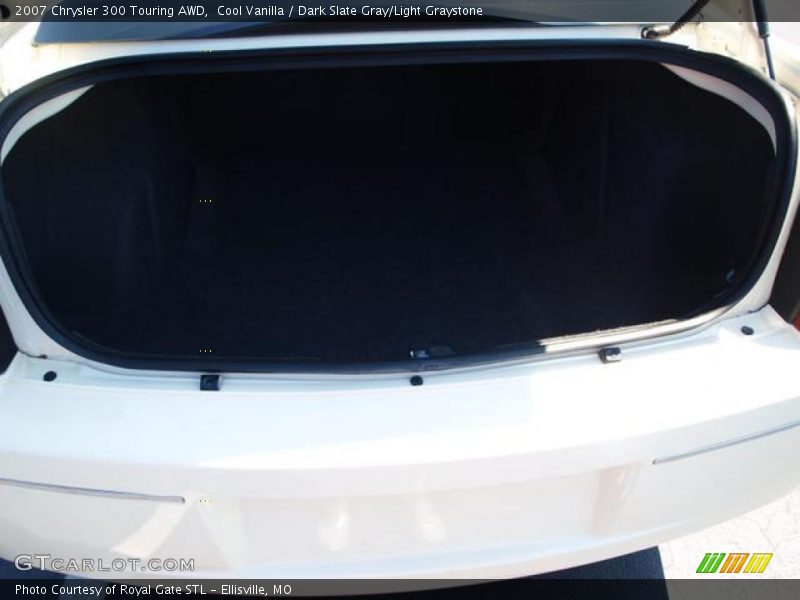 Cool Vanilla / Dark Slate Gray/Light Graystone 2007 Chrysler 300 Touring AWD