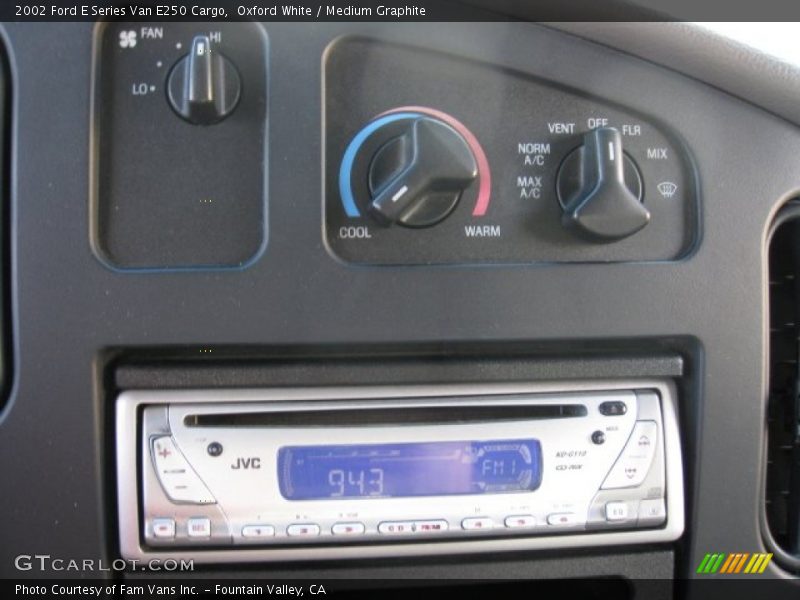 Oxford White / Medium Graphite 2002 Ford E Series Van E250 Cargo