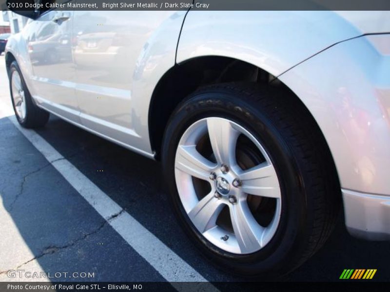 Bright Silver Metallic / Dark Slate Gray 2010 Dodge Caliber Mainstreet