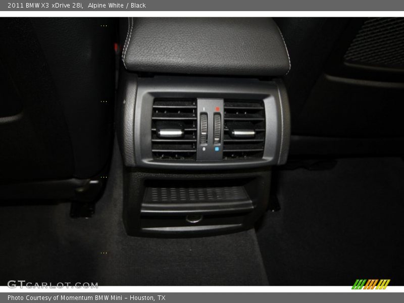 Alpine White / Black 2011 BMW X3 xDrive 28i