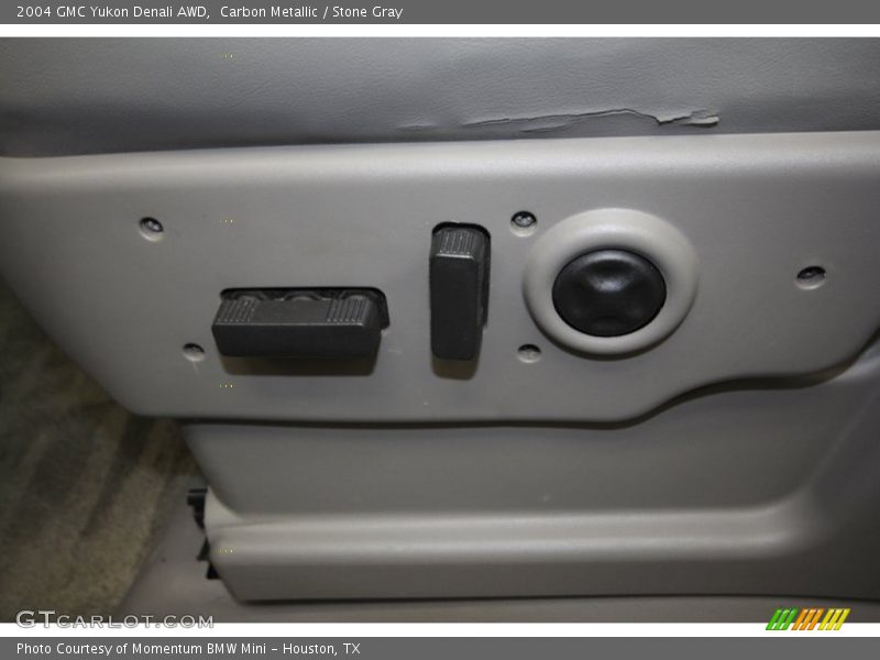 Carbon Metallic / Stone Gray 2004 GMC Yukon Denali AWD