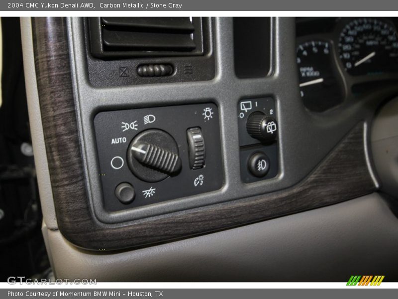 Carbon Metallic / Stone Gray 2004 GMC Yukon Denali AWD