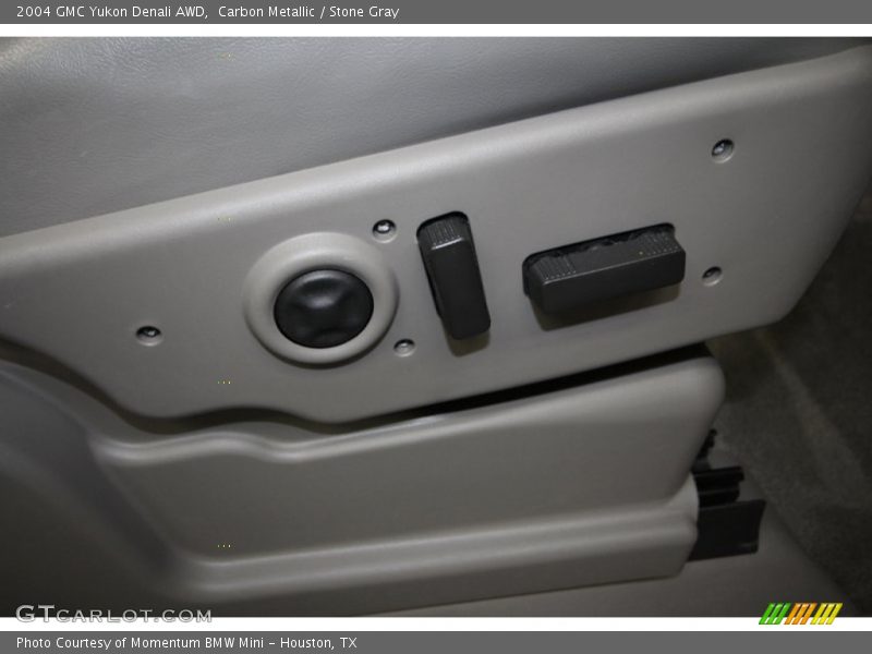 Carbon Metallic / Stone Gray 2004 GMC Yukon Denali AWD