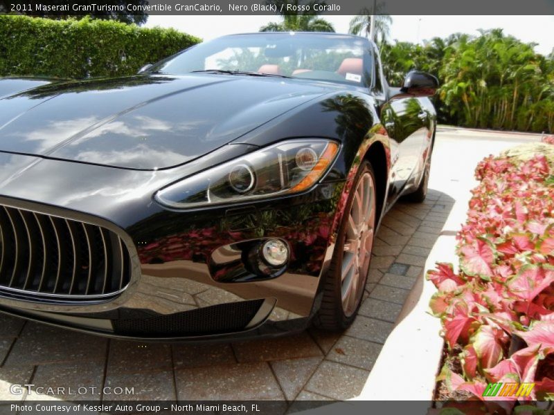 Nero (Black) / Rosso Corallo 2011 Maserati GranTurismo Convertible GranCabrio
