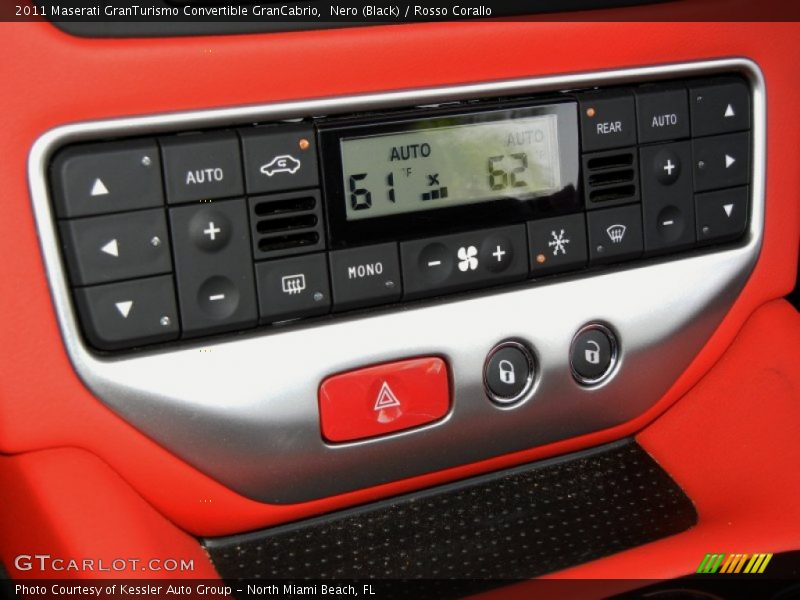 Controls of 2011 GranTurismo Convertible GranCabrio