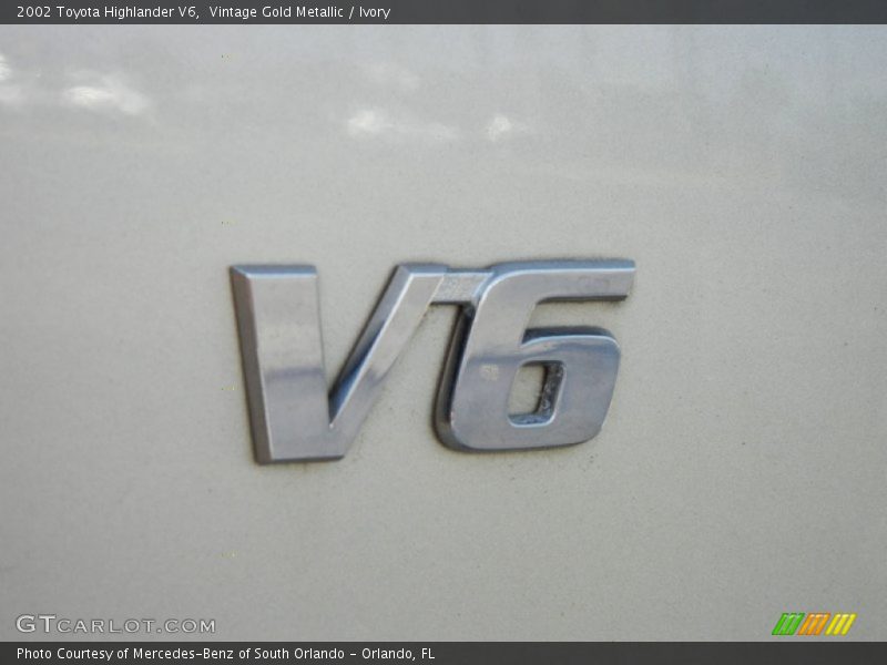 Vintage Gold Metallic / Ivory 2002 Toyota Highlander V6