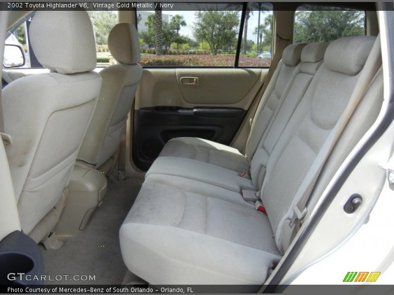 Vintage Gold Metallic / Ivory 2002 Toyota Highlander V6