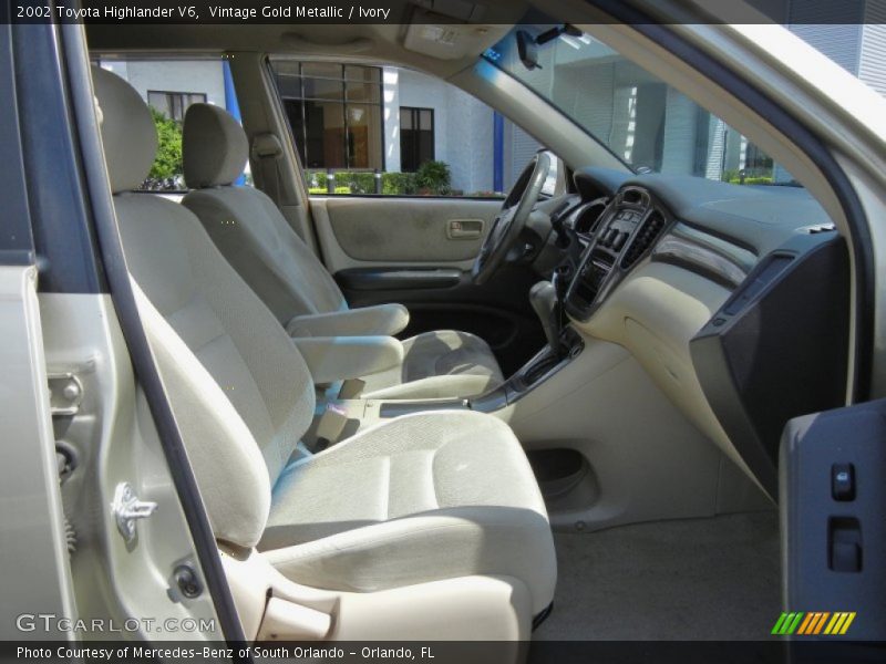 Vintage Gold Metallic / Ivory 2002 Toyota Highlander V6
