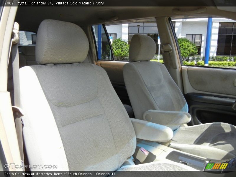 Vintage Gold Metallic / Ivory 2002 Toyota Highlander V6