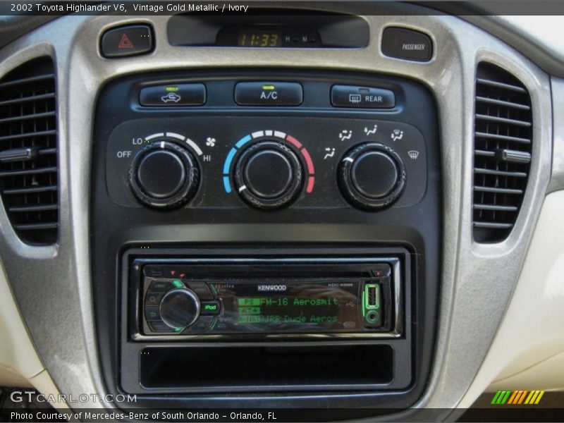 Vintage Gold Metallic / Ivory 2002 Toyota Highlander V6