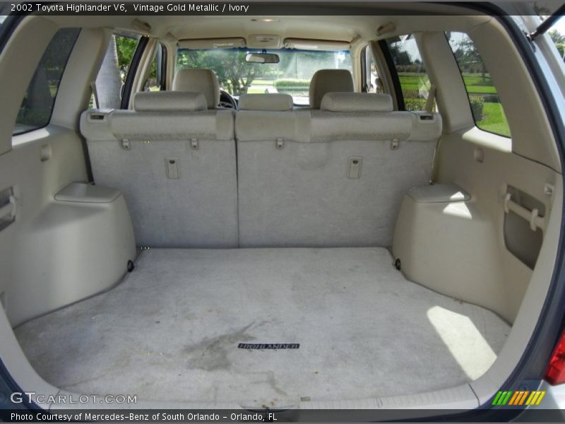 Vintage Gold Metallic / Ivory 2002 Toyota Highlander V6